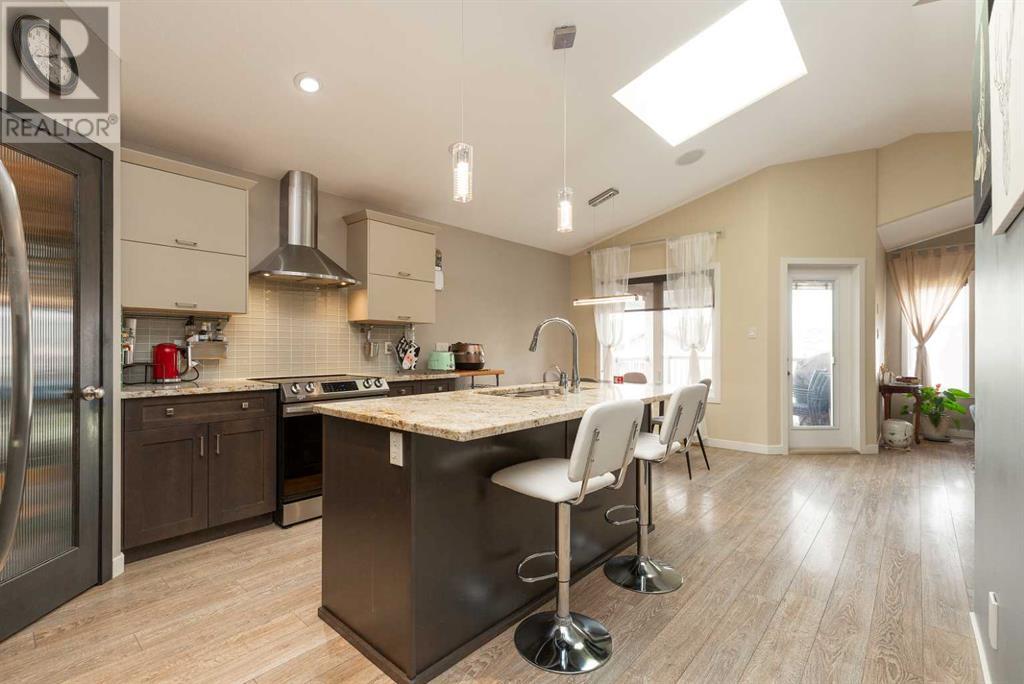 93 Riverine Lane W, Lethbridge, Alberta  T1K 5V6 - Photo 5 - A2217812