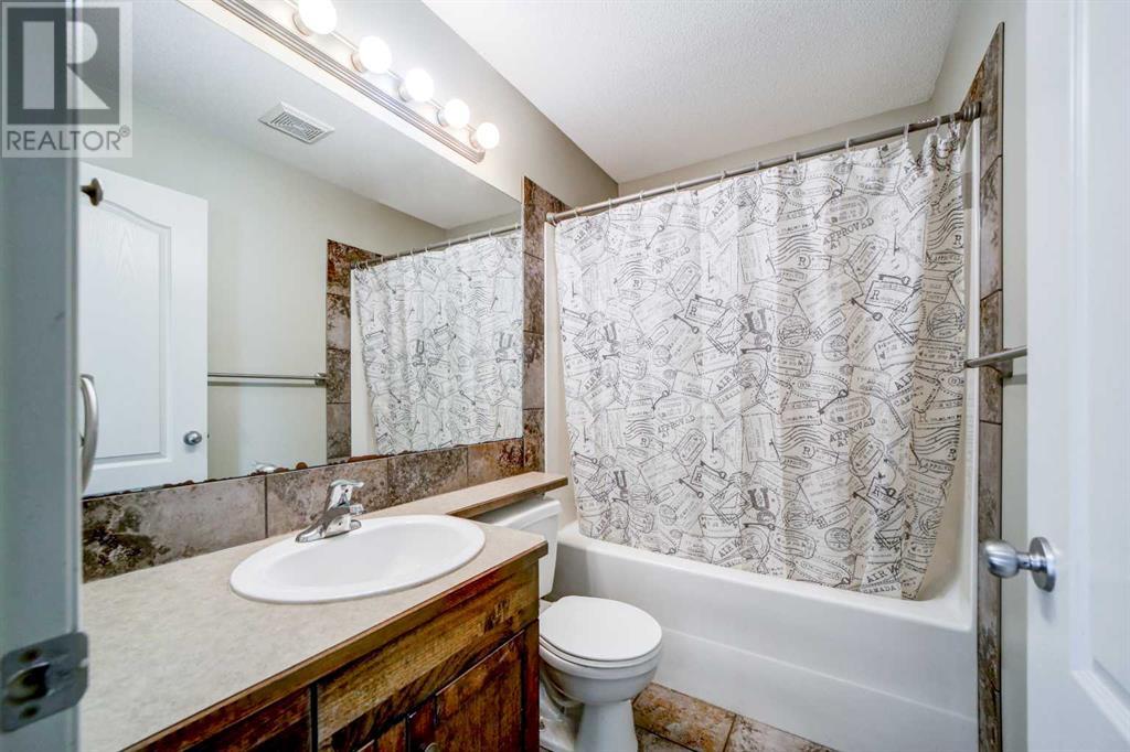 29 Coalbanks Links  W, Lethbridge, Alberta  T1J 4R8 - Photo 14 - A2235947