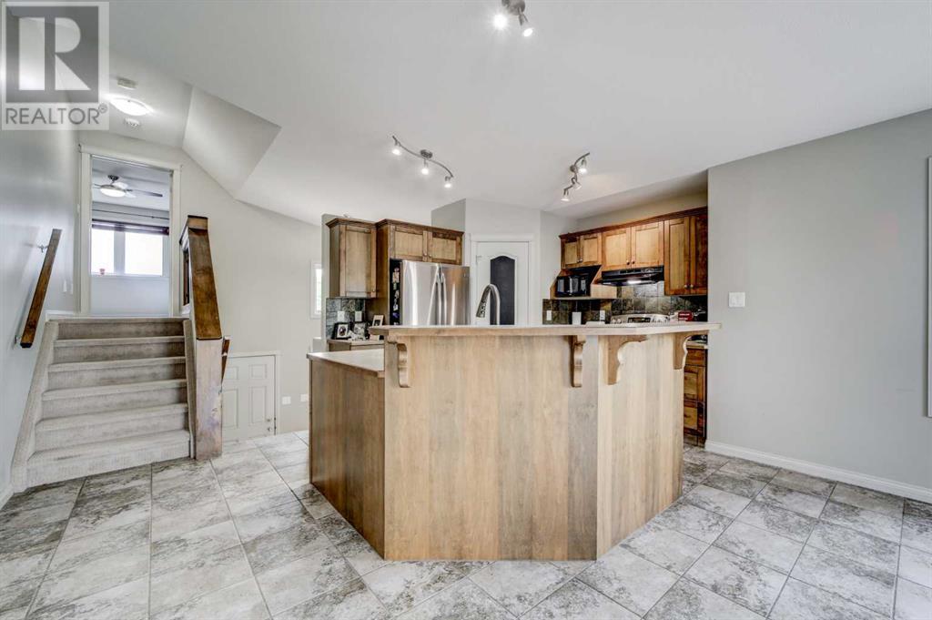 29 Coalbanks Links  W, Lethbridge, Alberta  T1J 4R8 - Photo 8 - A2235947