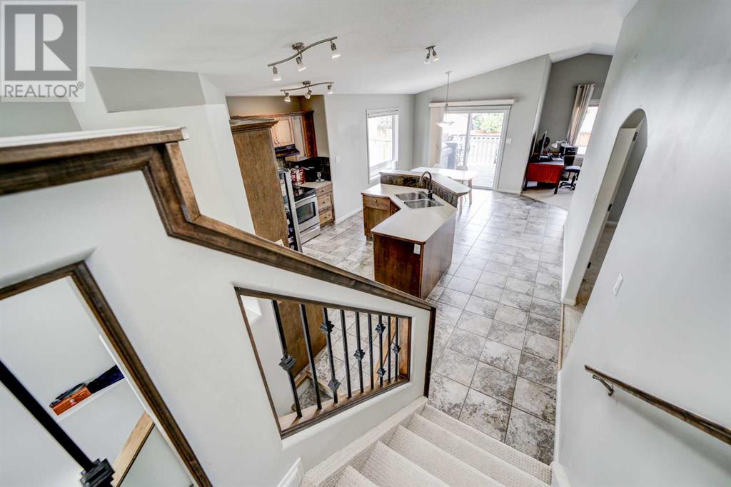 29 Coalbanks Links  W, Lethbridge, Alberta  T1J 4R8 - Photo 18 - A2235947
