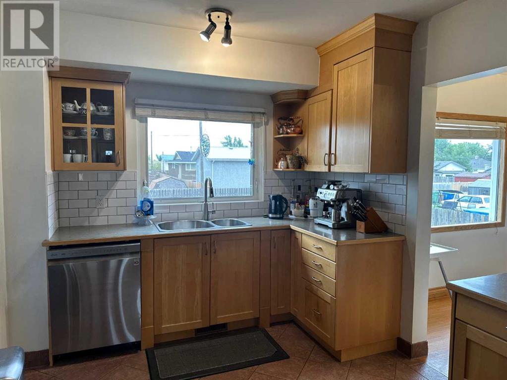 5028 42 Avenue, Taber, Alberta  T1G 1A6 - Photo 11 - A2241248