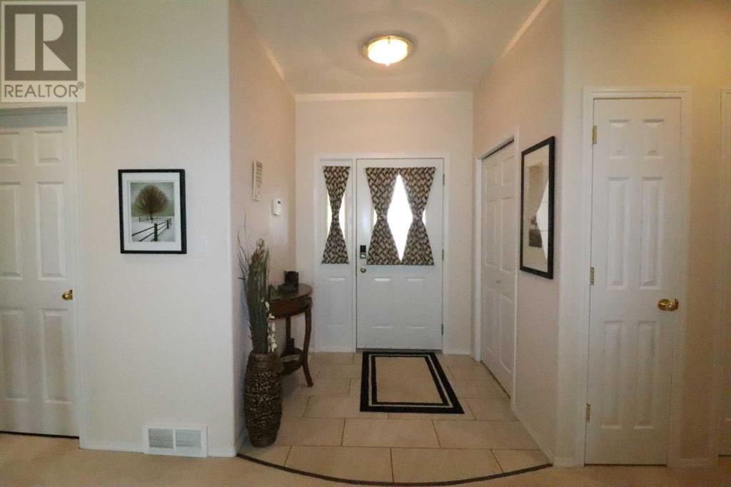 77 Fairmont Park Landing S, Lethbridge, Alberta  T1K 7L1 - Photo 2 - A2233414