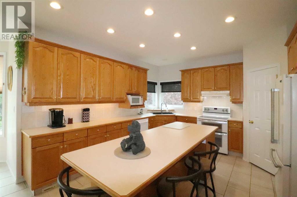 77 Fairmont Park Landing S, Lethbridge, Alberta  T1K 7L1 - Photo 10 - A2233414