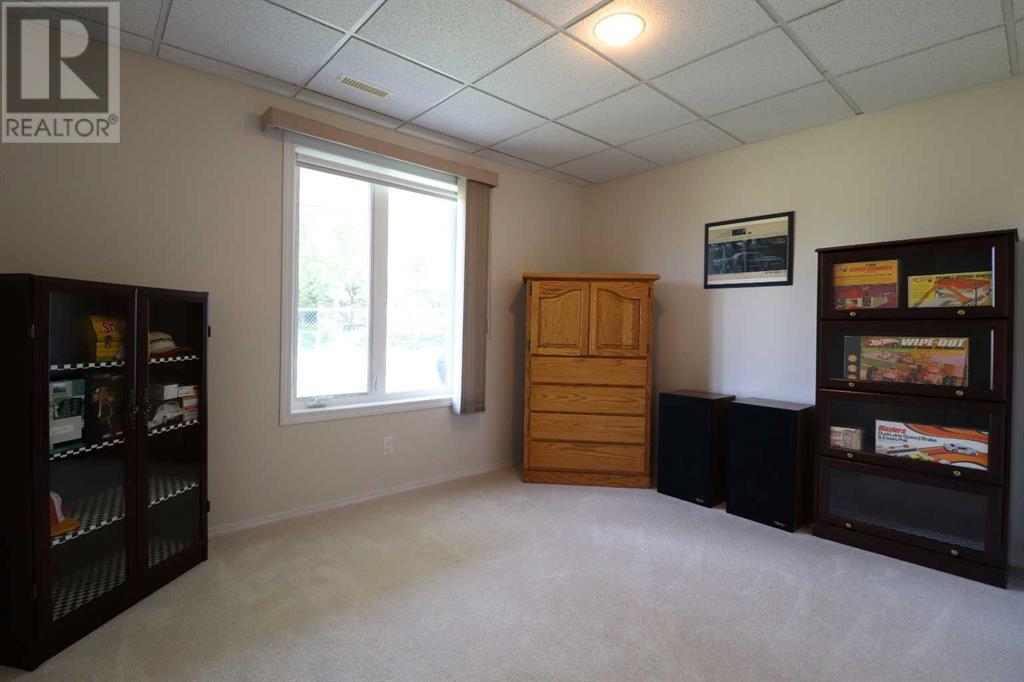 77 Fairmont Park Landing S, Lethbridge, Alberta  T1K 7L1 - Photo 32 - A2233414