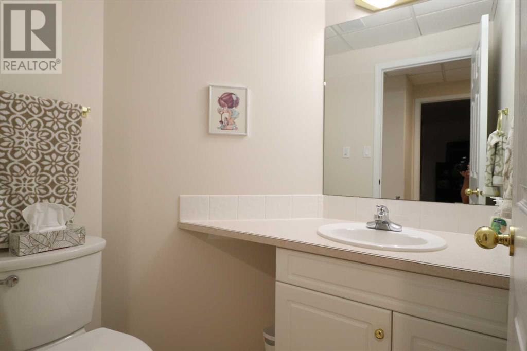 77 Fairmont Park Landing S, Lethbridge, Alberta  T1K 7L1 - Photo 36 - A2233414