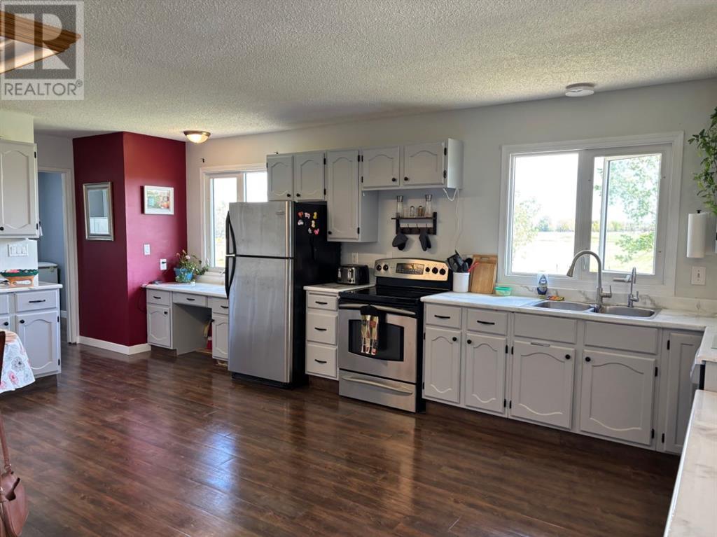 365 S 5 St W, Magrath, Alberta  T0K 1J0 - Photo 14 - A2223080