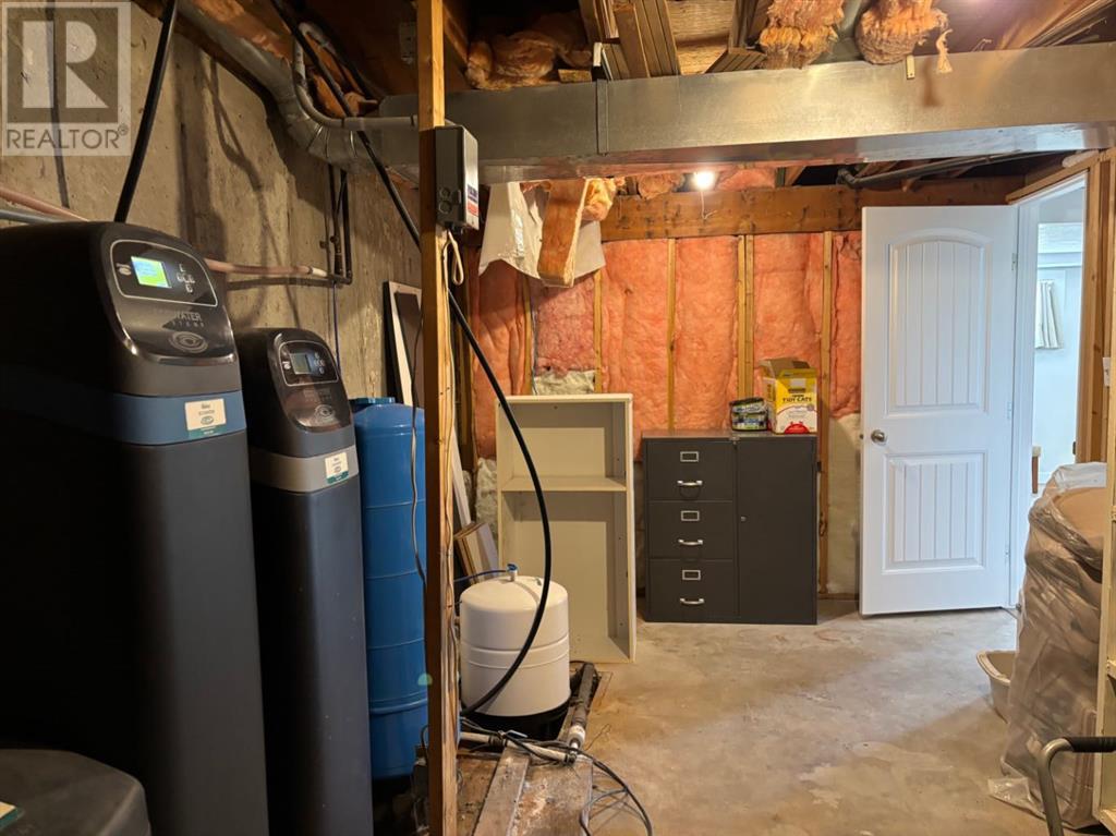 365 S 5 St W, Magrath, Alberta  T0K 1J0 - Photo 34 - A2223080