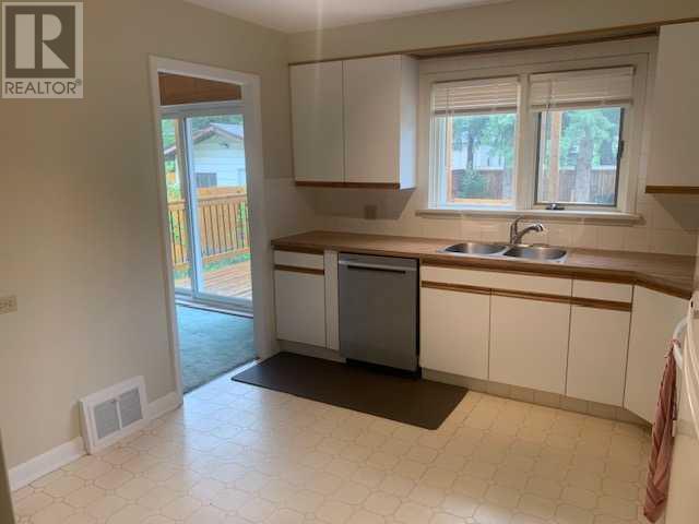 530 21 Street S, Lethbridge, Alberta  T1J 3K3 - Photo 9 - A2231497