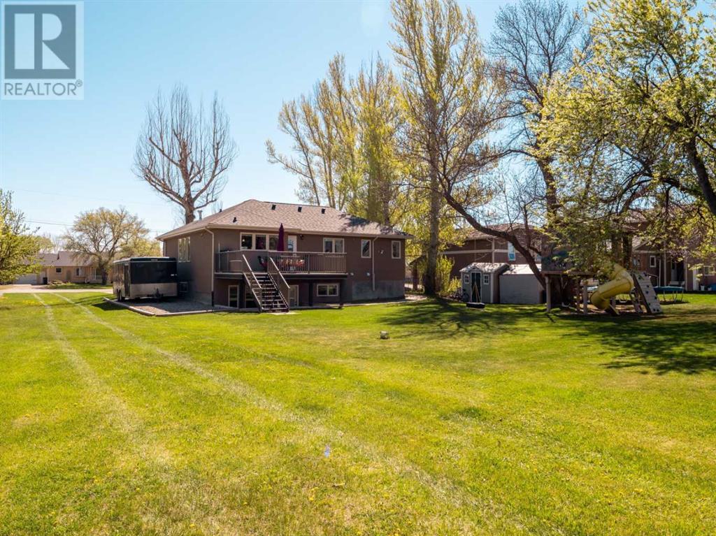 174 S 3rd Street E, Magrath, Alberta  T0K 1J0 - Photo 45 - A2242098