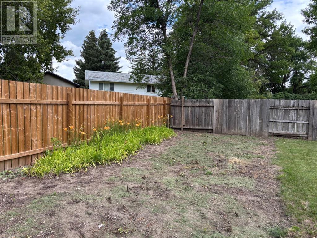 63 W Harker Avenue, Magrath, Alberta  T0K 1J0 - Photo 23 - A2241984