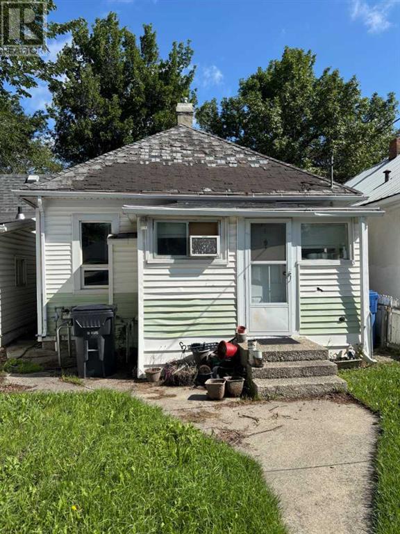 1610 3 Avenue N, Lethbridge, Alberta  T1H 0J8 - Photo 2 - A2242545