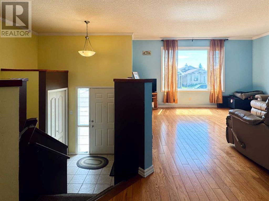 67 Cowichan Court W, Lethbridge, Alberta  T1K 7V2 - Photo 4 - A2242021