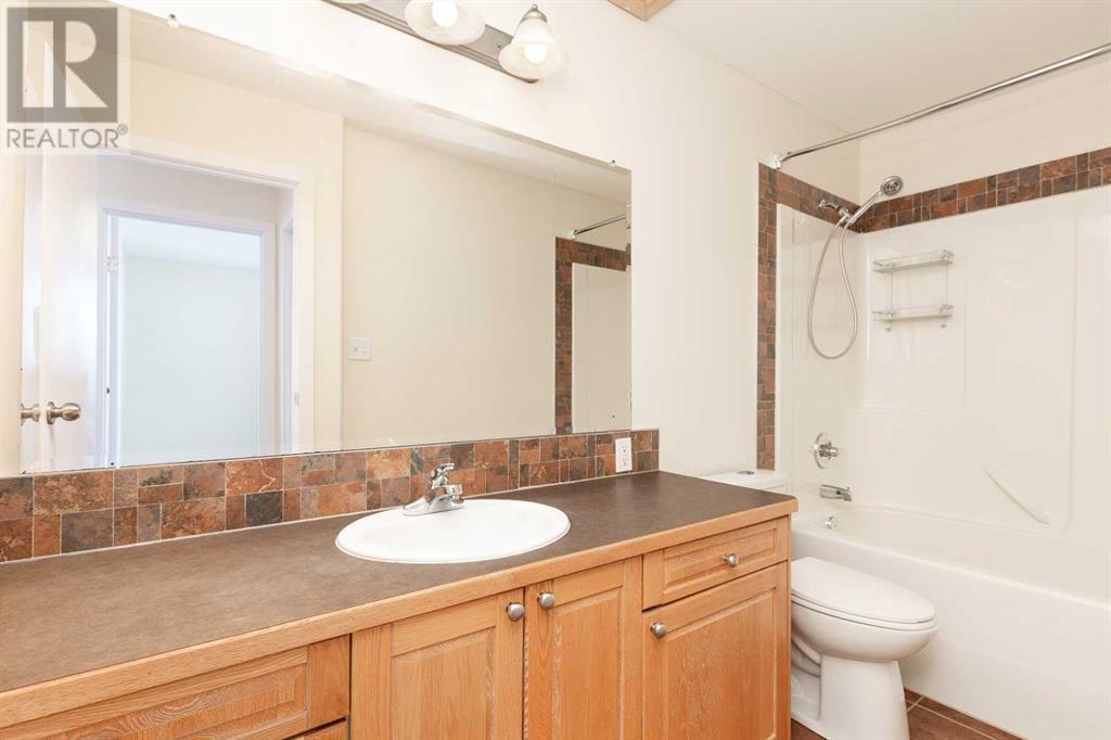 102 Tartan Boulevard W, Lethbridge, Alberta  T1J 5A7 - Photo 12 - A2241966