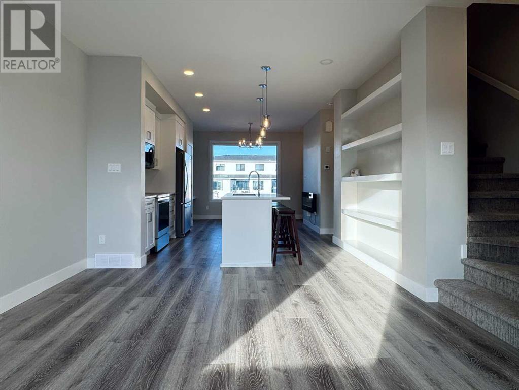 1155 Coalbrook Place W, Lethbridge, Alberta  T1J 5W7 - Photo 3 - A2187728