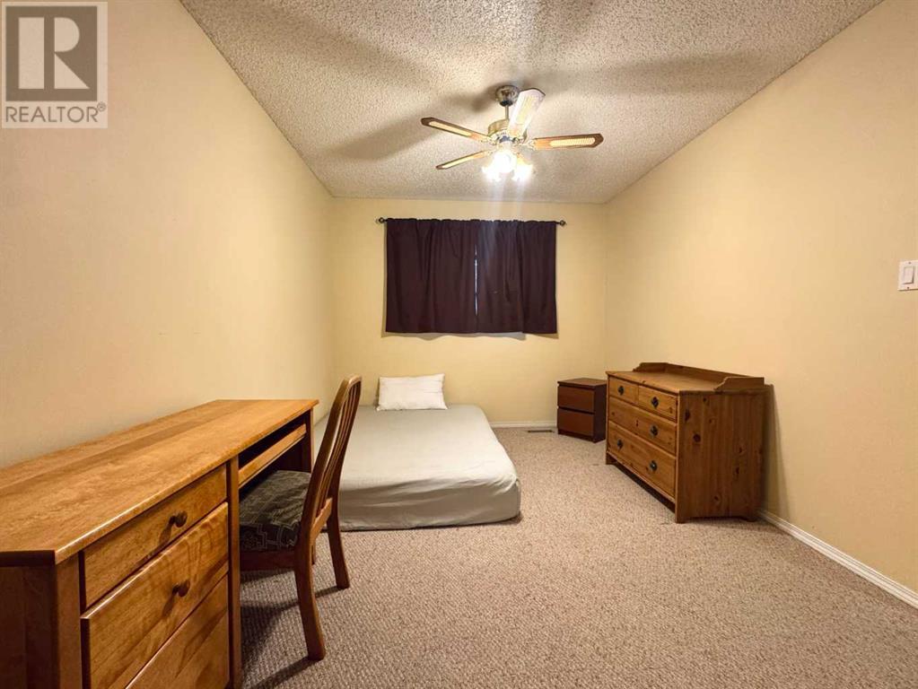806 Columbia Boulevard W, Lethbridge, Alberta  T1K 5A5 - Photo 12 - A2241395