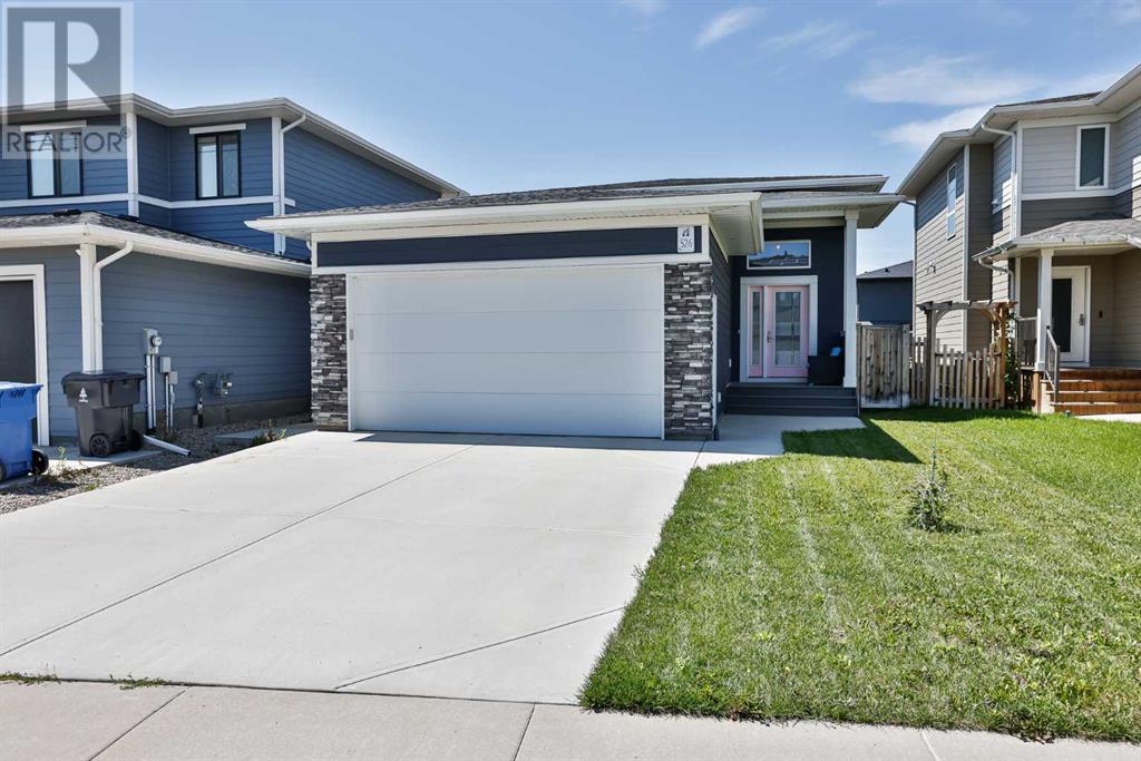 526 Devonia Road W, Lethbridge, Alberta  T1J 5J7 - Photo 1 - A2242791
