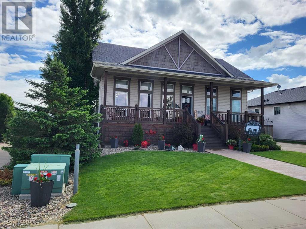 713 Centennial Avenue, Nobleford, Alberta  T0L 1S0 - Photo 2 - A2227126