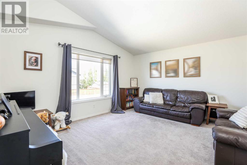 196 Aberdeen Road W, Lethbridge, Alberta  T1J 0N1 - Photo 4 - A2243281