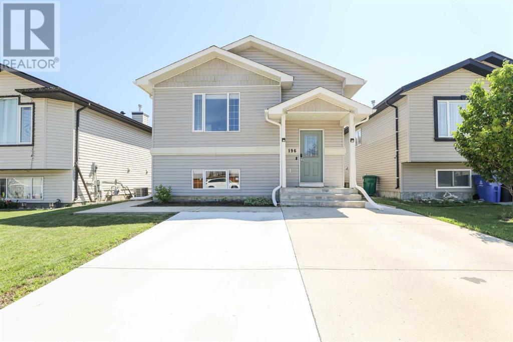 196 Aberdeen Road W, Lethbridge, Alberta