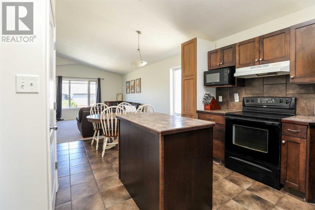196 Aberdeen Road W, Lethbridge, Alberta  T1J 0N1 - Photo 8 - A2243281