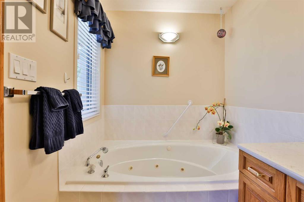 57 Canyon Boulevard W, Lethbridge, Alberta  T1K 6X6 - Photo 12 - A2211624