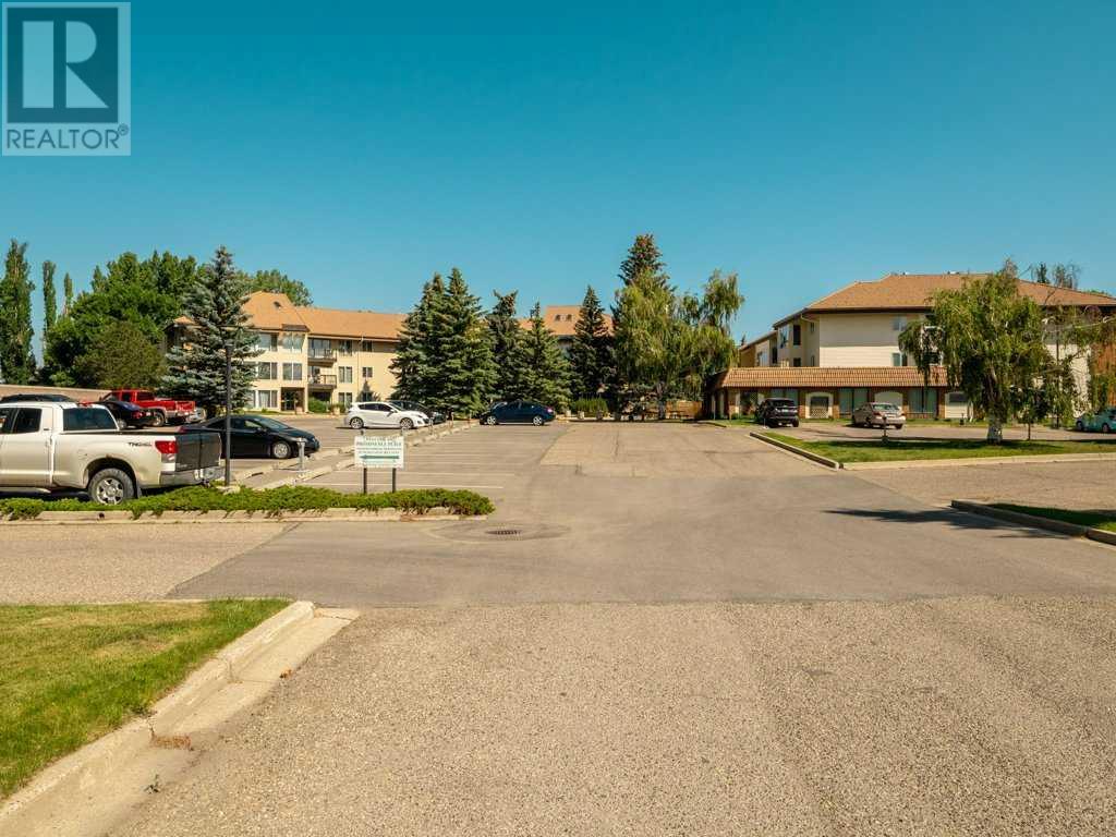 202, 75 Temple Boulevard W, Lethbridge, Alberta  t1k 5m2 - Photo 2 - A2237079