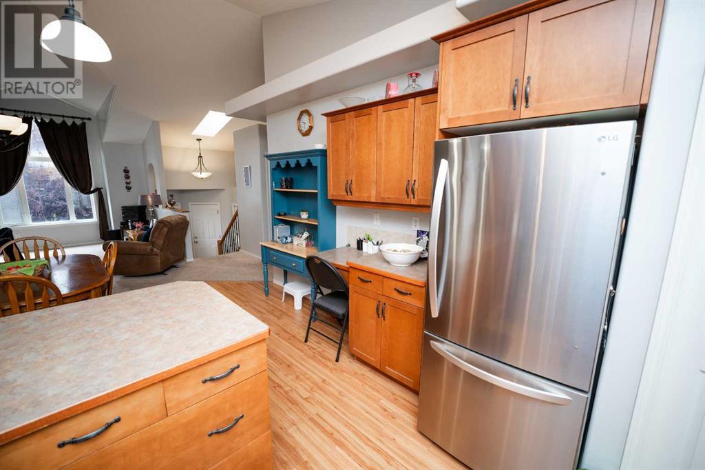 208 Silkstone Bay W, Lethbridge, Alberta  T1J 2A2 - Photo 15 - A2241270