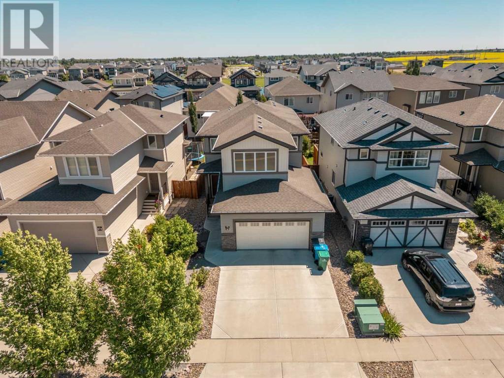 90 Moonlight Boulevard W, Lethbridge, Alberta  T1J 5K9 - Photo 2 - A2241396
