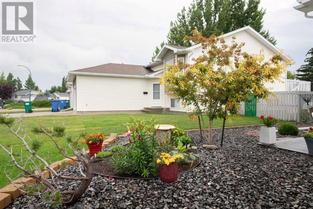 22 Mt Backus Crescent W, Lethbridge, Alberta  T1K 6P7 - Photo 5 - A2240963