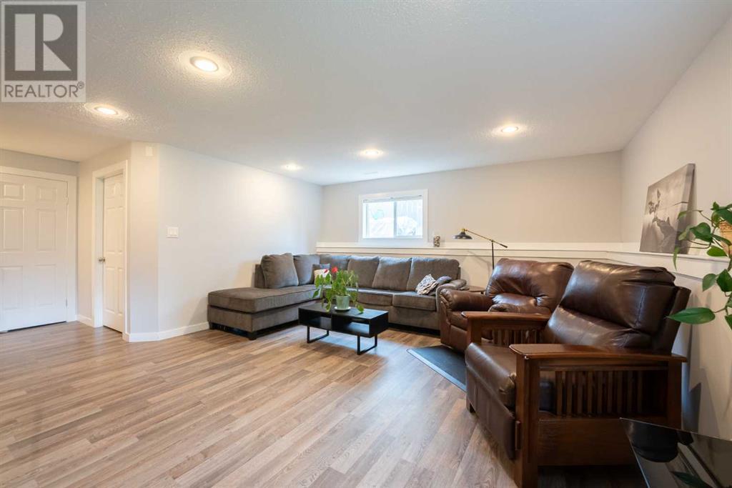22 Mt Backus Crescent W, Lethbridge, Alberta  T1K 6P7 - Photo 20 - A2240963