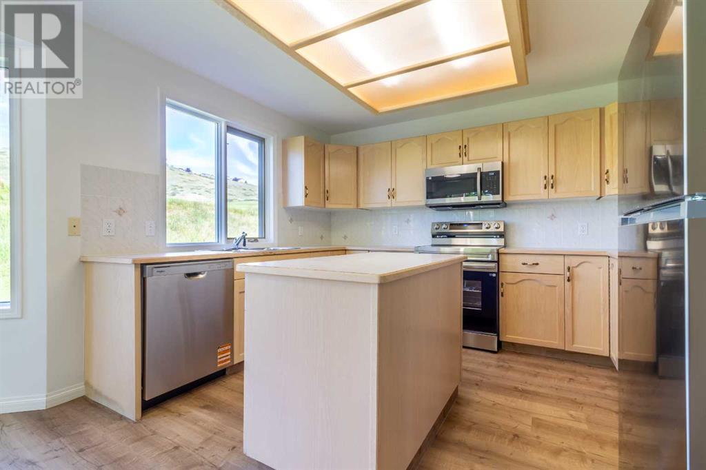 19 Canyon Court W, Lethbridge, Alberta  T1K 6V1 - Photo 8 - A2243472