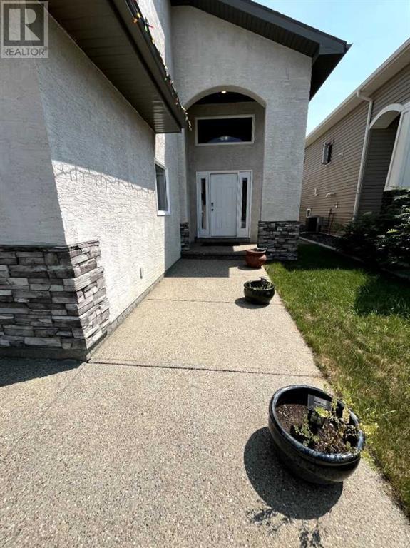 226 Gateway Manor S, Lethbridge, Alberta  T1K 5S1 - Photo 2 - A2238604