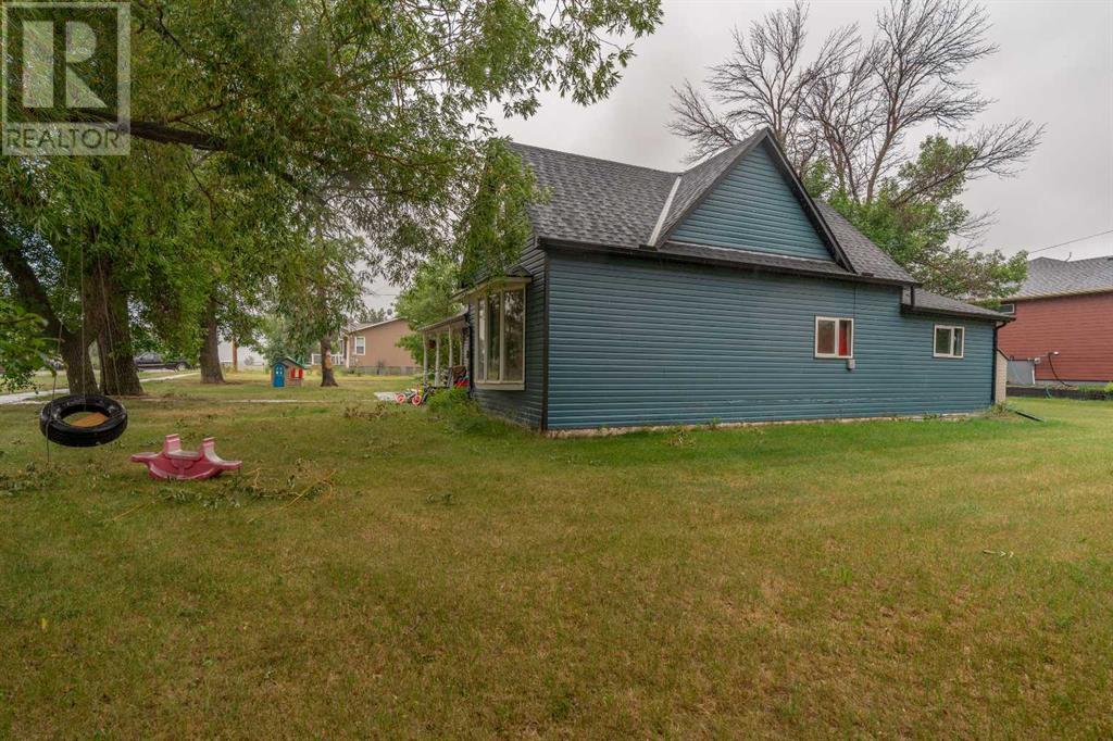 505 3 Street, Stirling, Alberta  T0K 2E0 - Photo 37 - A2233941