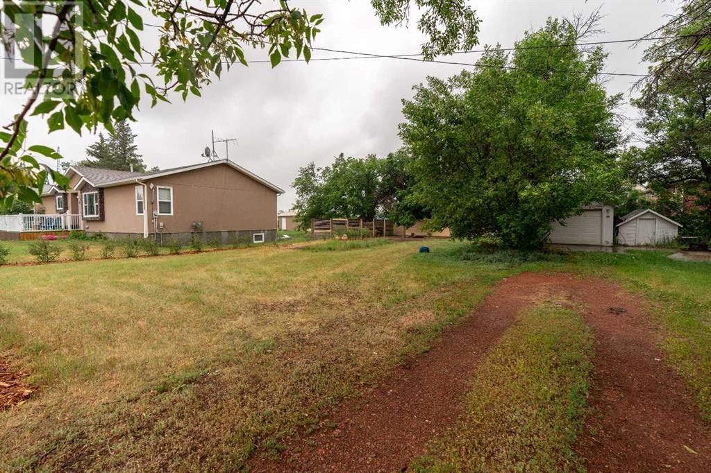 505 3 Street, Stirling, Alberta  T0K 2E0 - Photo 32 - A2233941