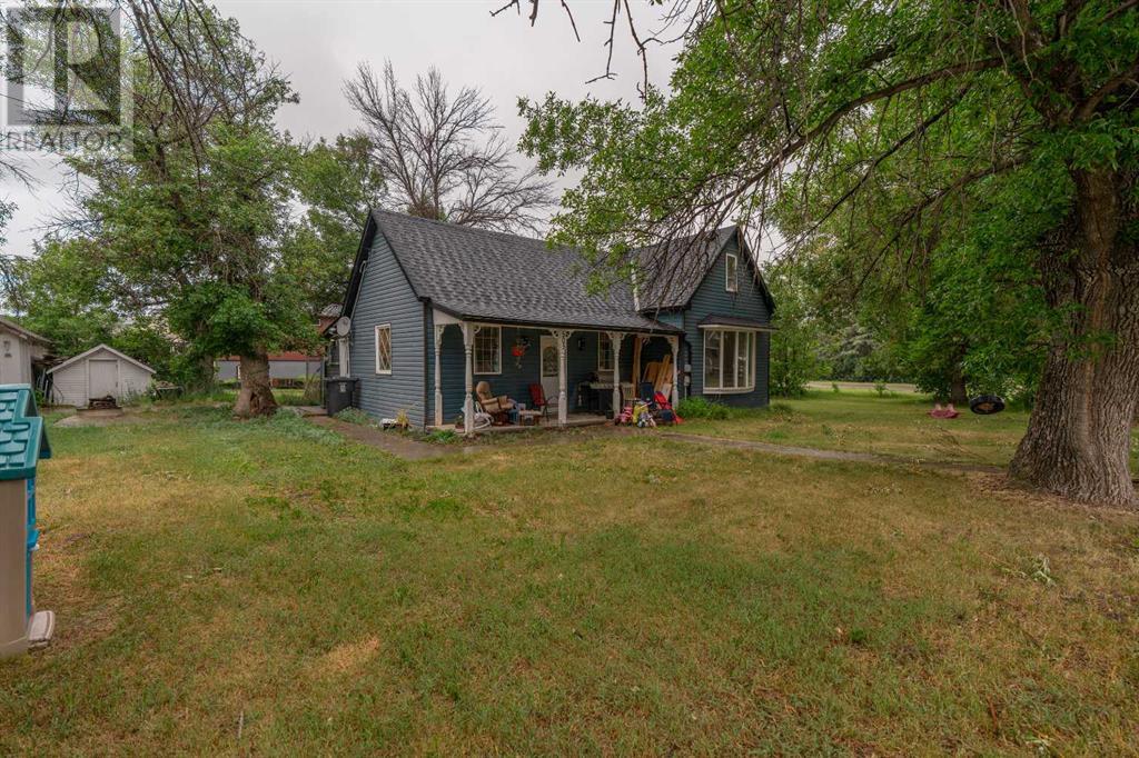 505 3 Street, Stirling, Alberta  T0K 2E0 - Photo 3 - A2233941