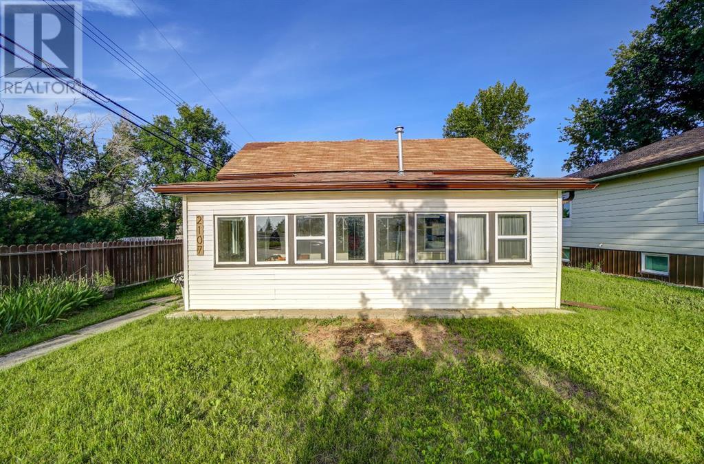 2107 19 Street, Coaldale, Alberta  T1M 1E8 - Photo 2 - A2230356