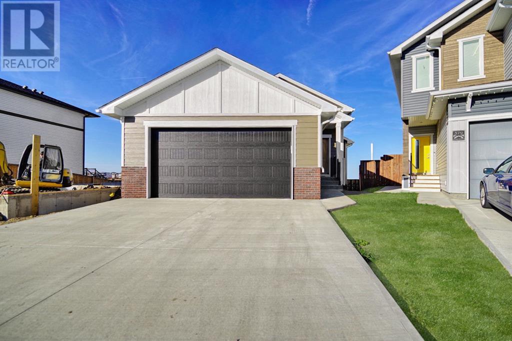 375 Skeena Crescent W, Lethbridge, Alberta