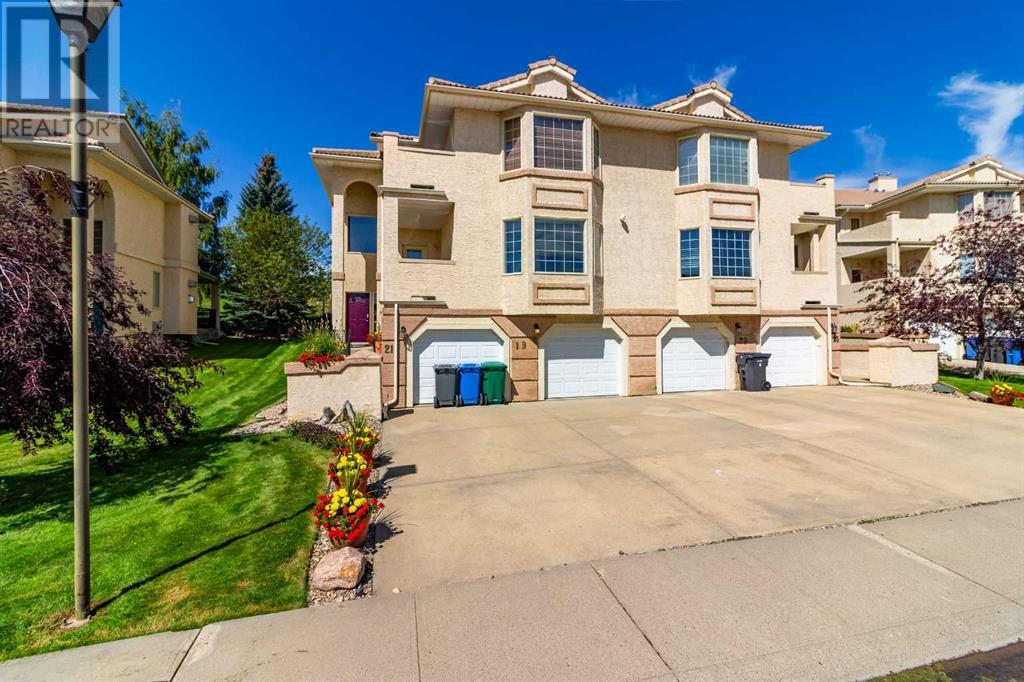 19 Canyon Court W, Lethbridge, Alberta