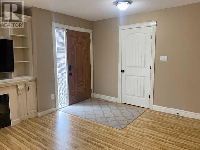 1, 893 Mount Sundance Manor W, Lethbridge, Alberta  T1J 1X5 - Photo 3 - A2243874