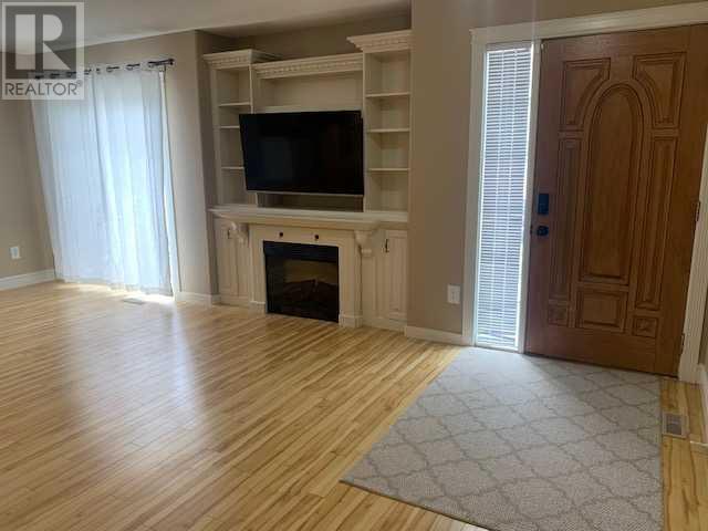 1, 893 Mount Sundance Manor W, Lethbridge, Alberta  T1J 1X5 - Photo 4 - A2243874