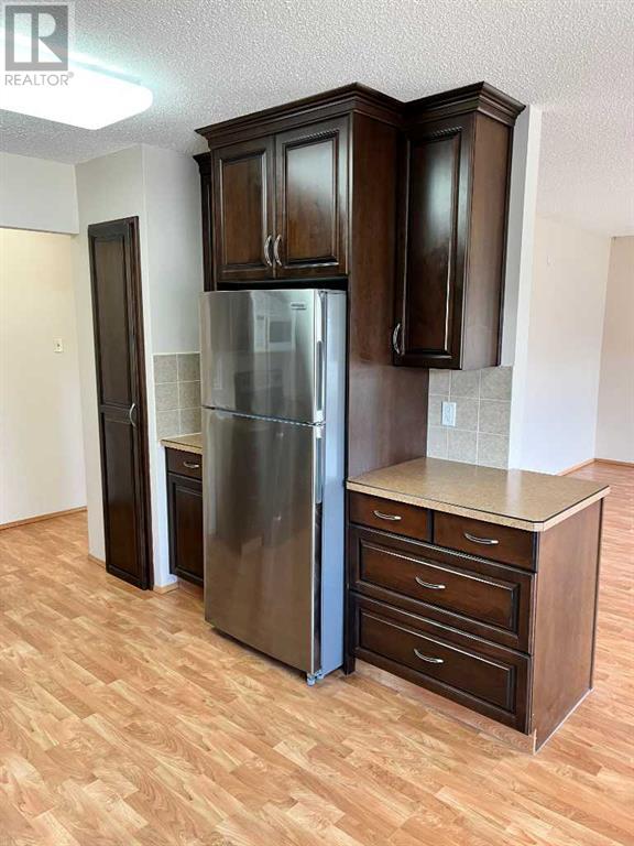 220 Laval Boulevard W, Lethbridge, Alberta  T1K 4E6 - Photo 5 - A2243897