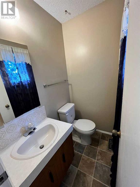 220 Laval Boulevard W, Lethbridge, Alberta  T1K 4E6 - Photo 9 - A2243897