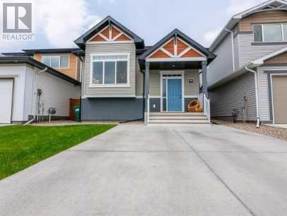 1, 898 Greywolf Run N, Lethbridge, Alberta