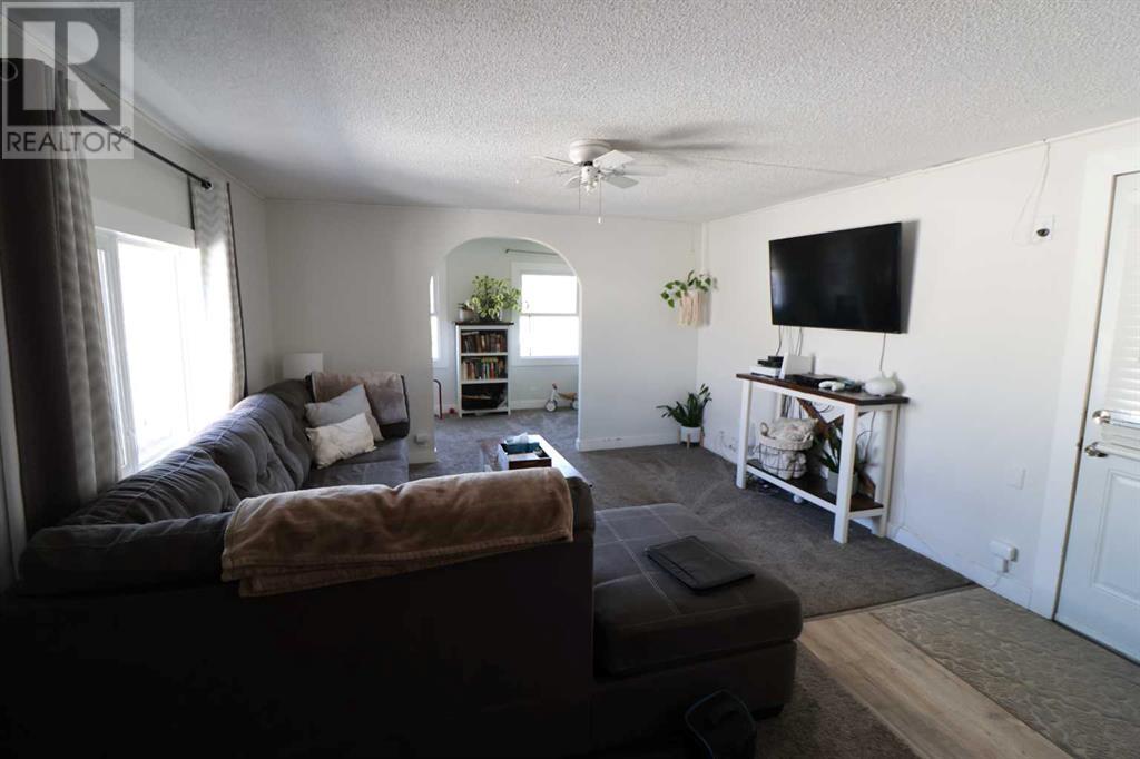 4818 63a Ave, Taber, Alberta  T1G 1J4 - Photo 9 - A2243928