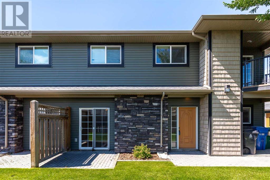 3, 895 Mt Sundance Manor W, Lethbridge, Alberta