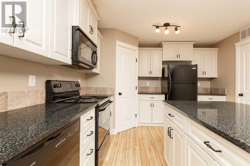 3, 895 Mt Sundance Manor W, Lethbridge, Alberta  T1J 1X7 - Photo 10 - A2243724