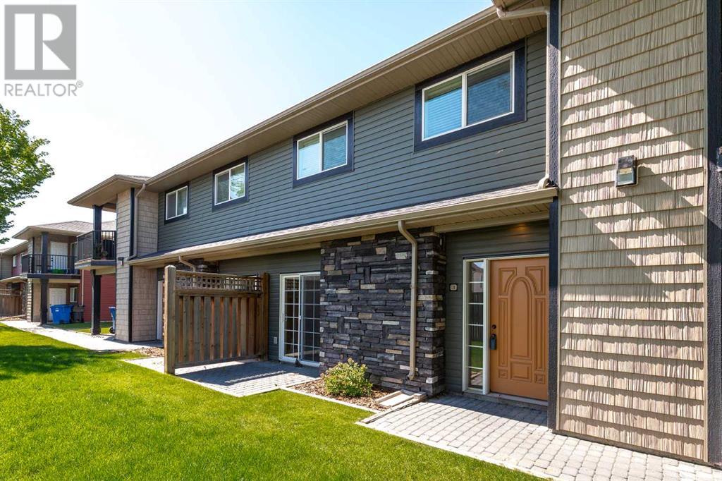 3, 895 Mt Sundance Manor W, Lethbridge, Alberta  T1J 1X7 - Photo 2 - A2243724
