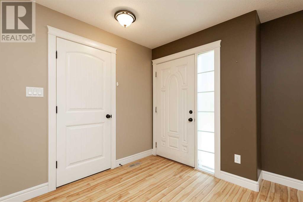 3, 895 Mt Sundance Manor W, Lethbridge, Alberta  T1J 1X7 - Photo 3 - A2243724