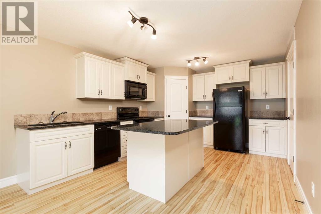 3, 895 Mt Sundance Manor W, Lethbridge, Alberta  T1J 1X7 - Photo 9 - A2243724