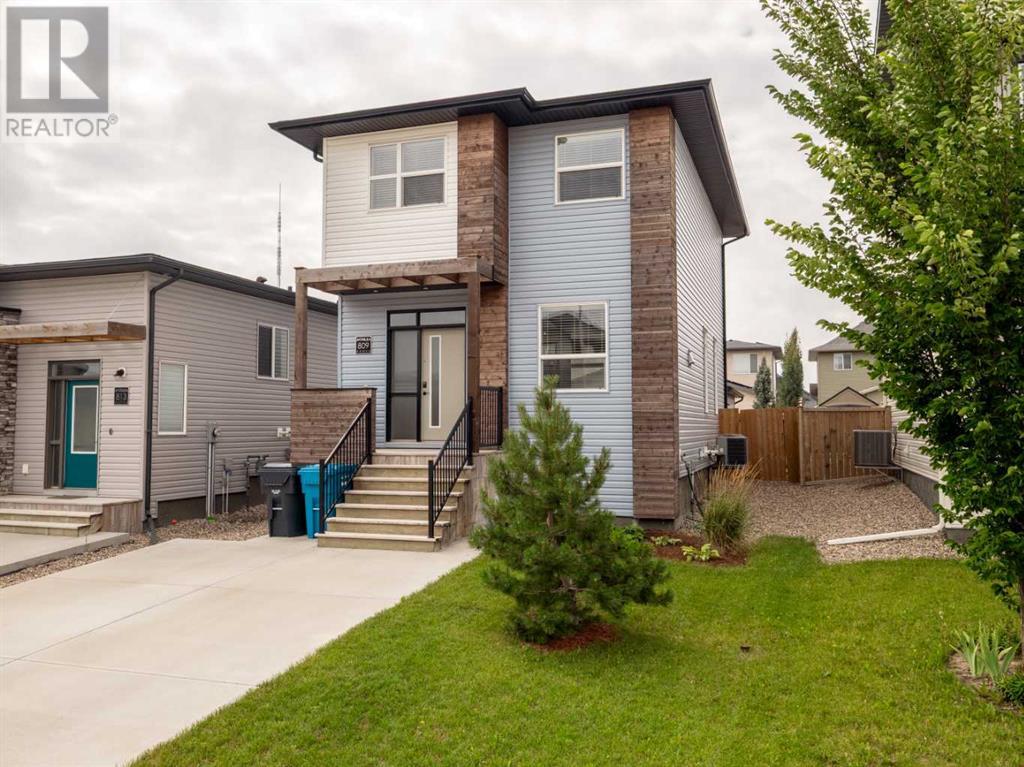 809 Greywolf Run N, Lethbridge, Alberta  T1H 7G2 - Photo 2 - A2244094
